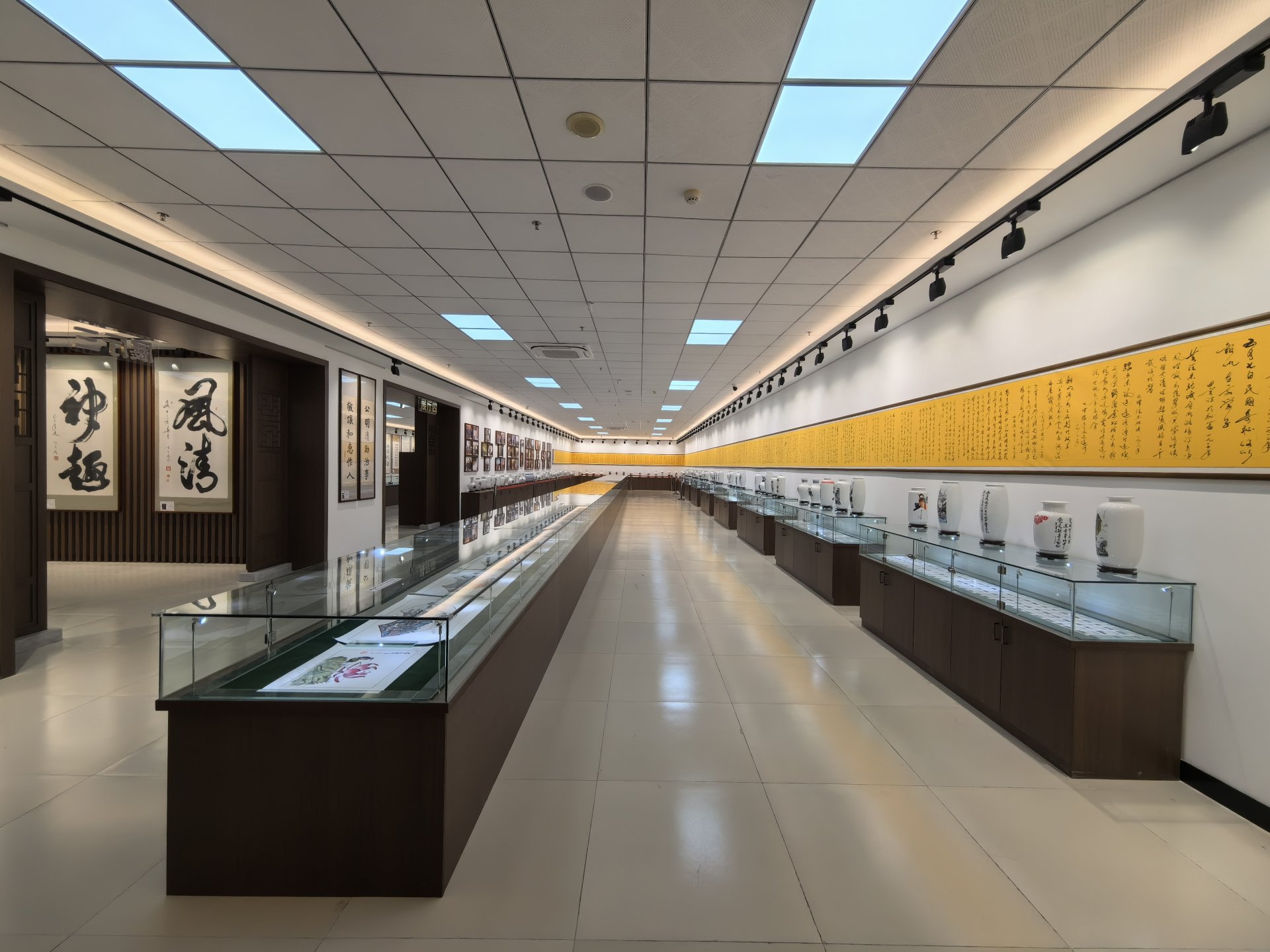 信阳市羊山新区新二十四大街金沙乐娱场