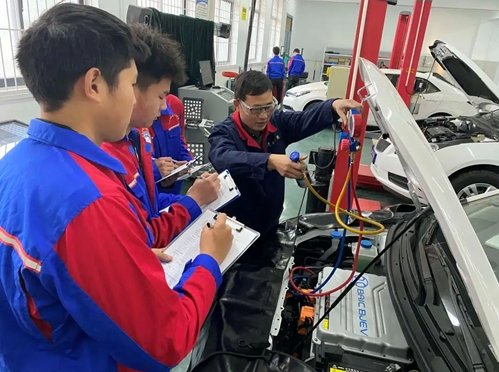 河南省信阳市羊山新区新二十四大街48