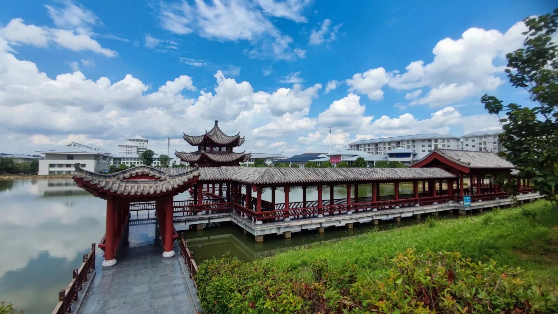 是一所经河南省人民政府批准